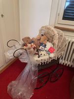 Antiker Puppenwagen OHNE Bären
