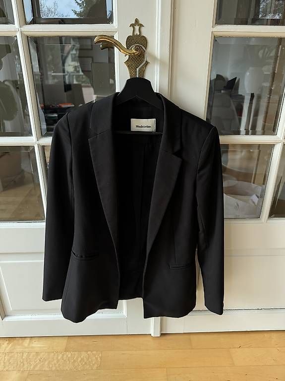 Ensembles & Tailleurs: Blazer schwarz – D'occasion à Zürich par smi_57ql 4