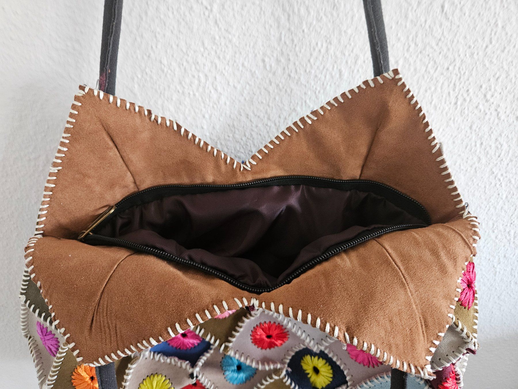 Borse da donna: Bunte Wildledertasche, Patchwork, handgefertigt – Nuovo (secondo la descrizione) da Basel venduto da Anghkorwatt 9