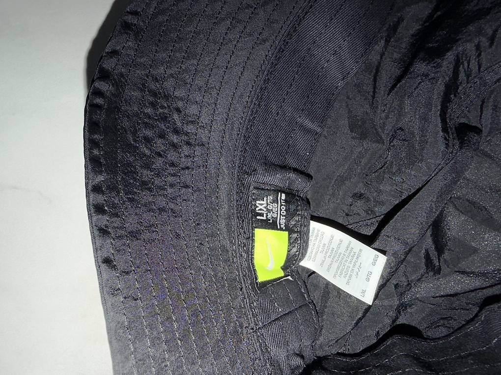 Copricapi, berretti & cappellini: Nike Fischerhut Schwarz – Usato da Oftringen venduto da Kad.Ha