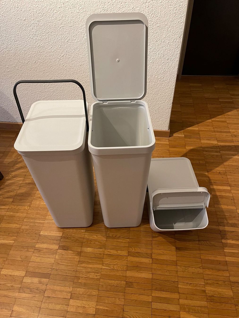 Poubelles: Recyclingbehälter – Neuf (Voir description) à Kriens par jon_k2nw
