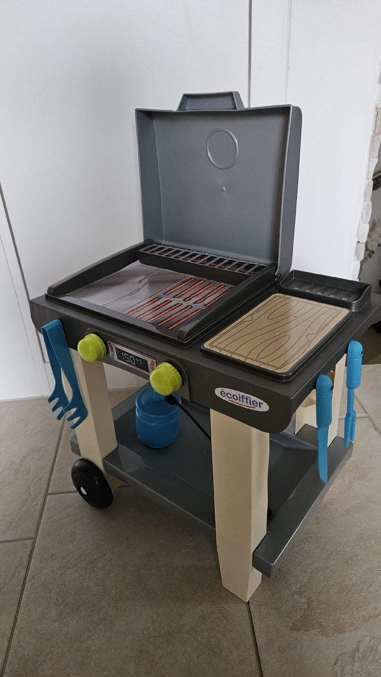 Giocattoli: Spielgrill – Usato da Rikon im Tösstal venduto da fragolina40 1