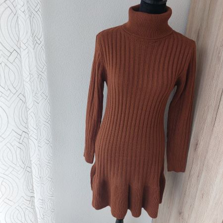 Hübsches Strickkleid