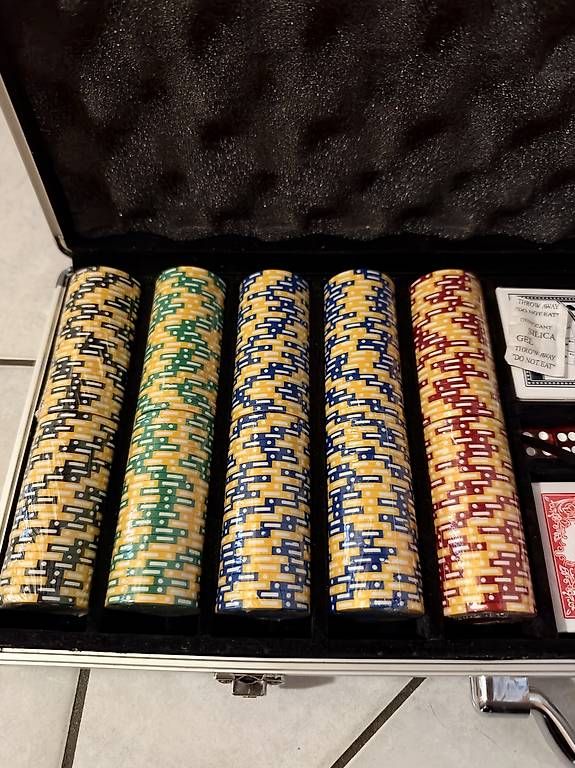 Spiele: Mallette de poker complète – Neu und originalverpackt aus Bex von jer_7fzr 1