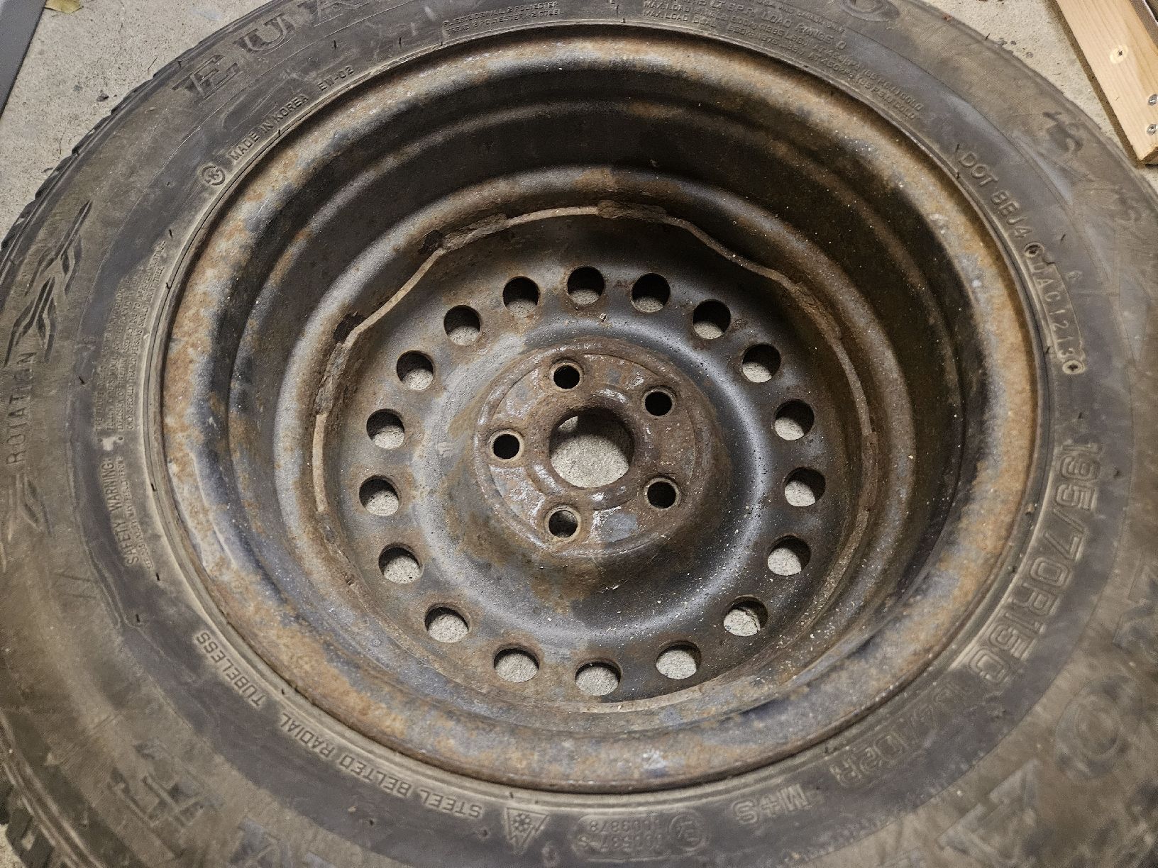 Pneumatici & Ruote complete: VW T4 Ersatzrad – Difettoso da Ebertswil venduto da Bolomotos 3