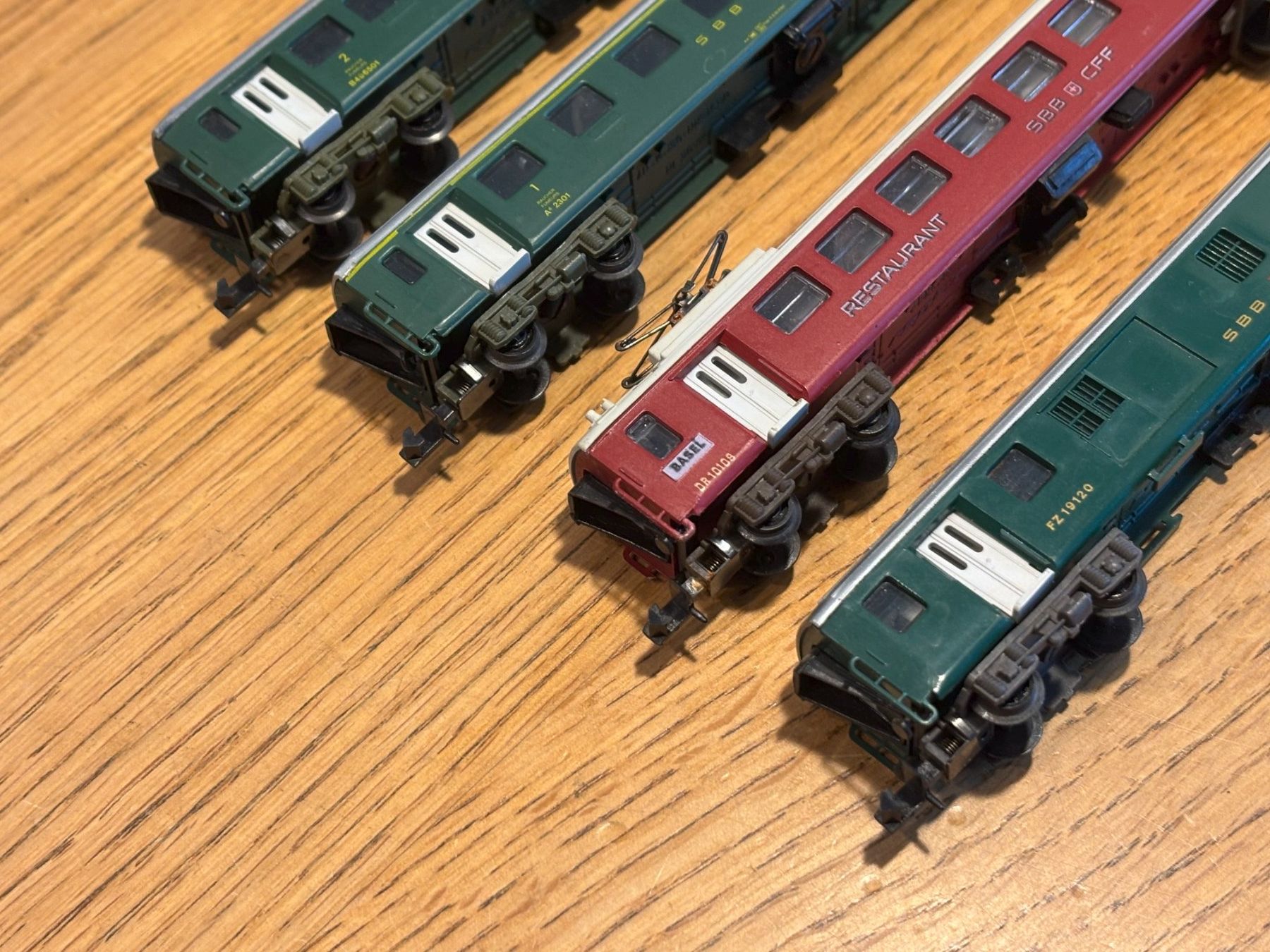 Modelleisenbahnen: L1891: 4 Stk. SBB Eisenbahnwagen(Spur N) – Gebraucht aus Birsfelden von Birs_25 3
