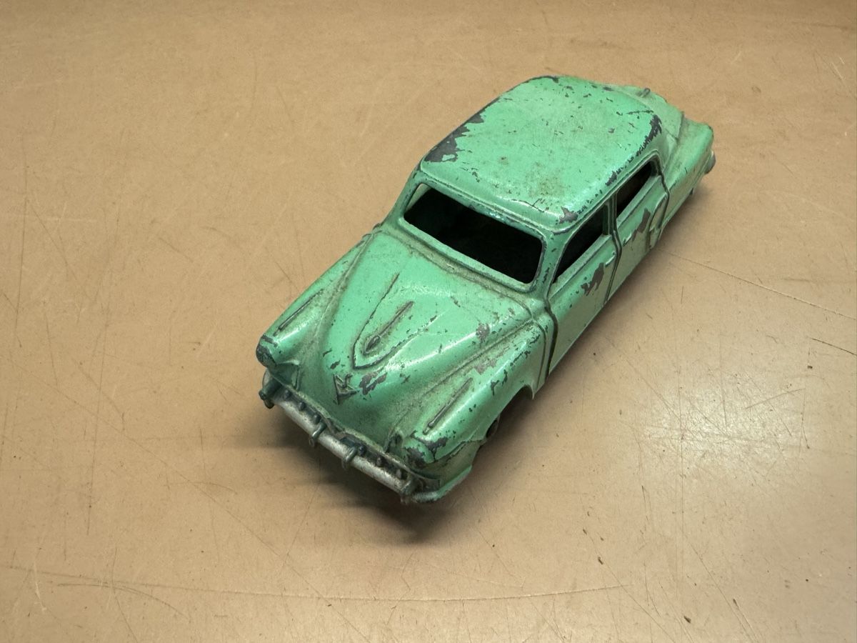Dinky Toys Voitures modèles: Dinky Toys Studebaker grün bespielt  – D'occasion à Chur par Meriva0 1