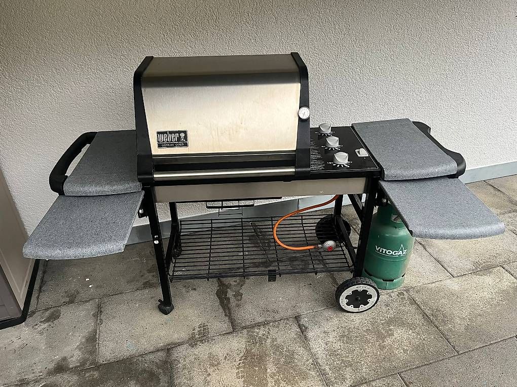 Griglie: Weber Genesis Gold C. Top Zustand! – Usato da Egerkingen venduto da val_c59s