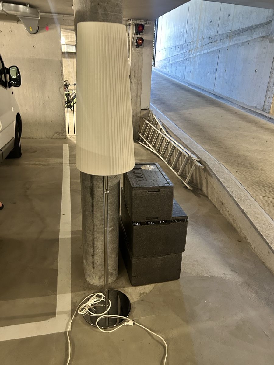 Ikea Lampade: IKEA Stehlampe Lunta weiss, gut erhalten – Usato da Aarau venduto da ram_h8yn 1