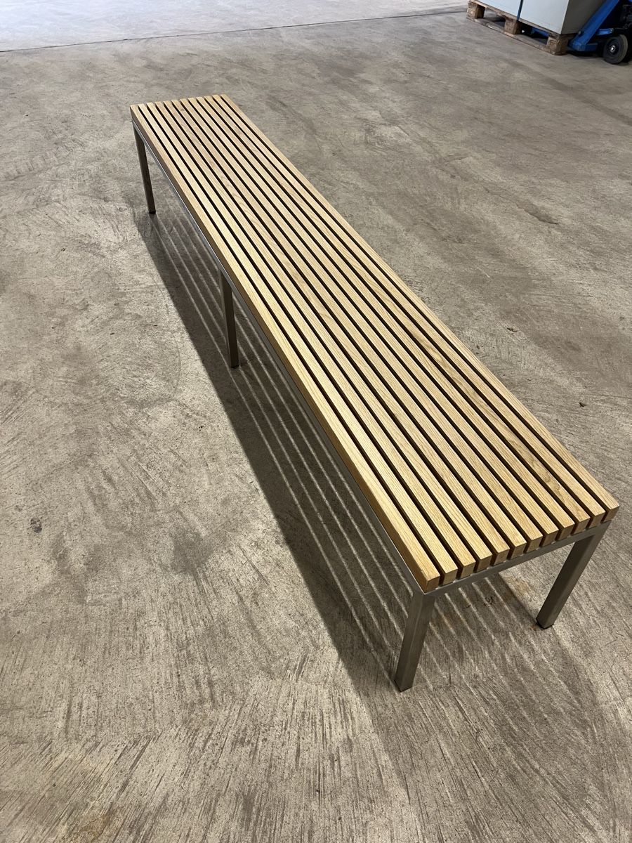 Panchine: Sitzbank INOX / Eiche – Usato da Zürich venduto da Pan-Europ 1