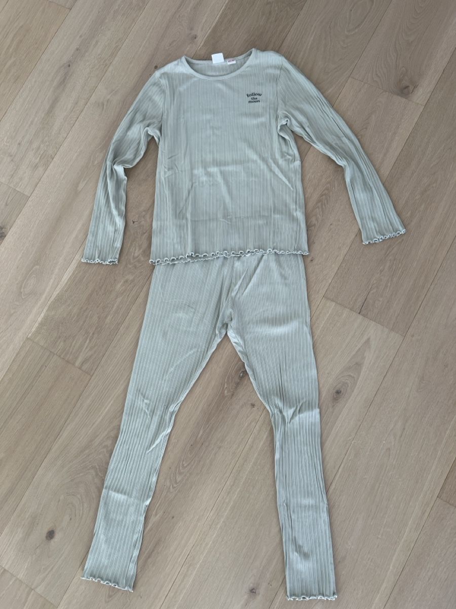 Zara Pigiama & Simili: Zara Pyjama Set Gr. 164 Mädchen – Usato da Rorschach venduto da zlatokosa85