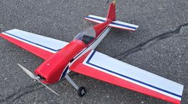 Extra 300 RC Flugzeug, rot/weiss,