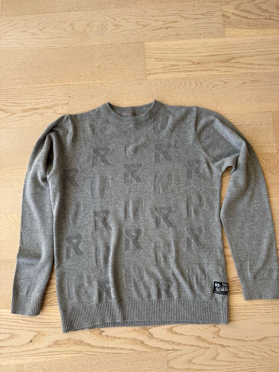 Kleiderpakete & -sets: Set 2 Pullover und T-Shirt Gr. 164/14 – Gebraucht aus Wallisellen von Rally68 3