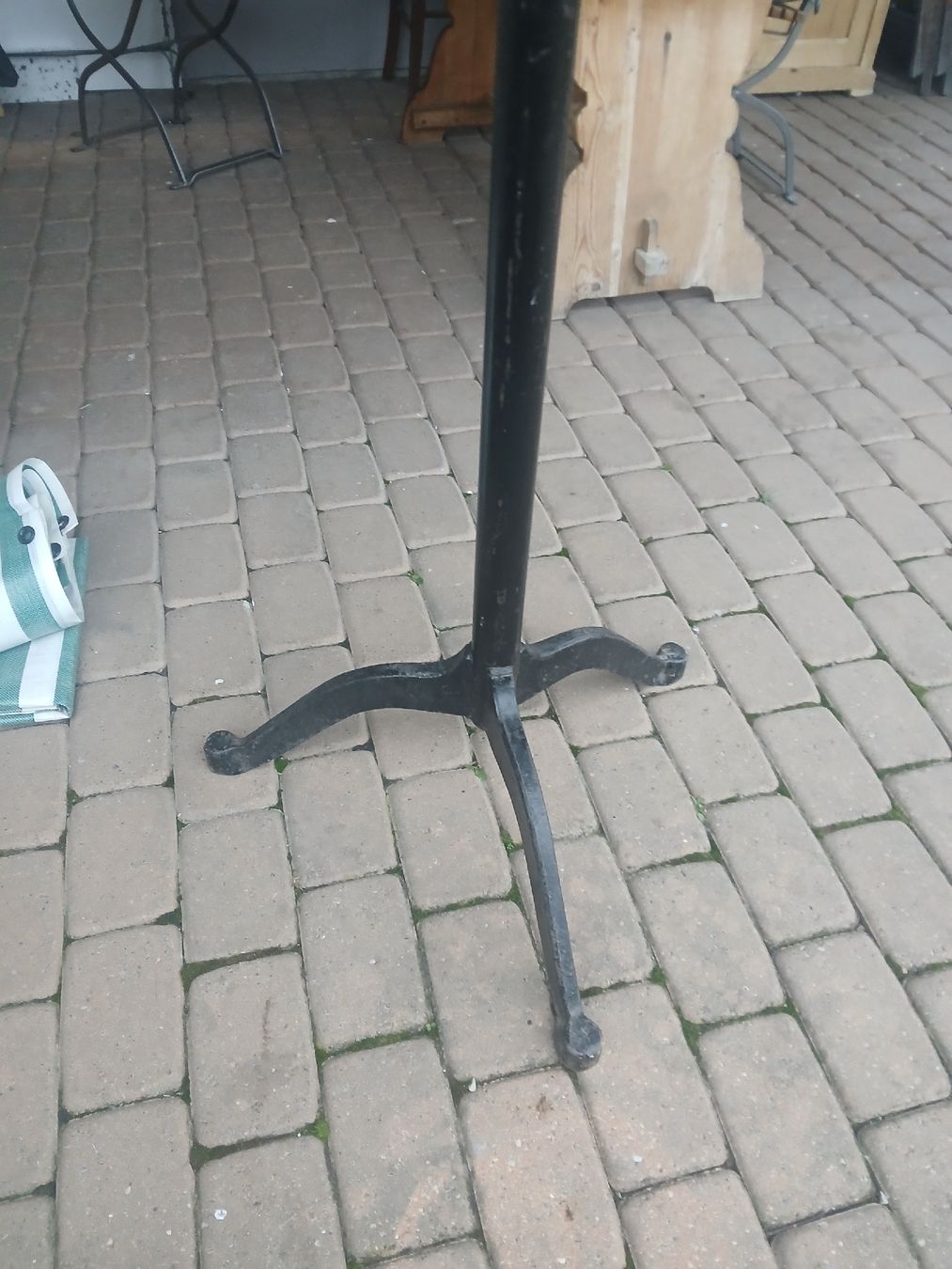 Tavoli: Charmante table haute  bistrot vintage – Usato da Corcelles-Payerne venduto da evalyne 2