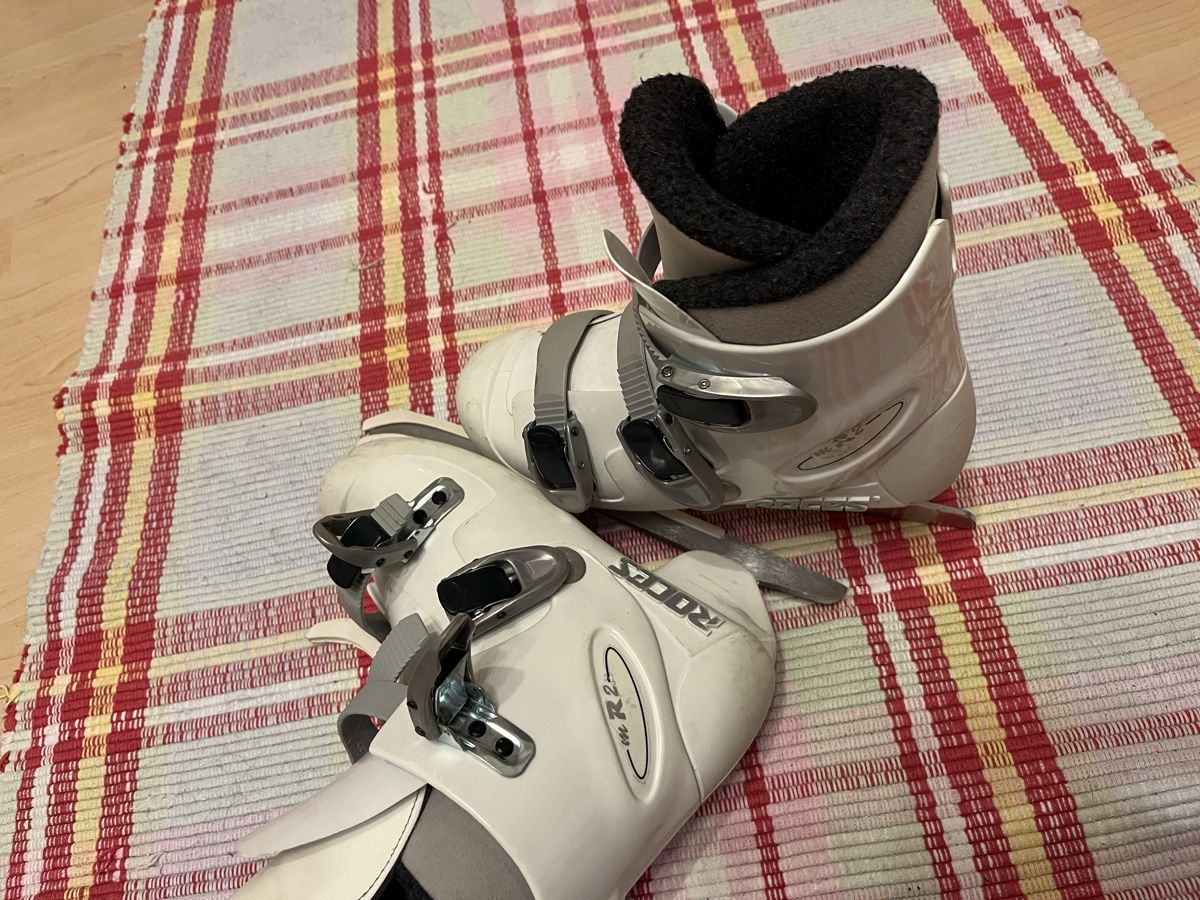 Pattini da ghiaccio: Schlittschuhe Damen 36 – Usato da Davos Platz venduto da butzele13 2