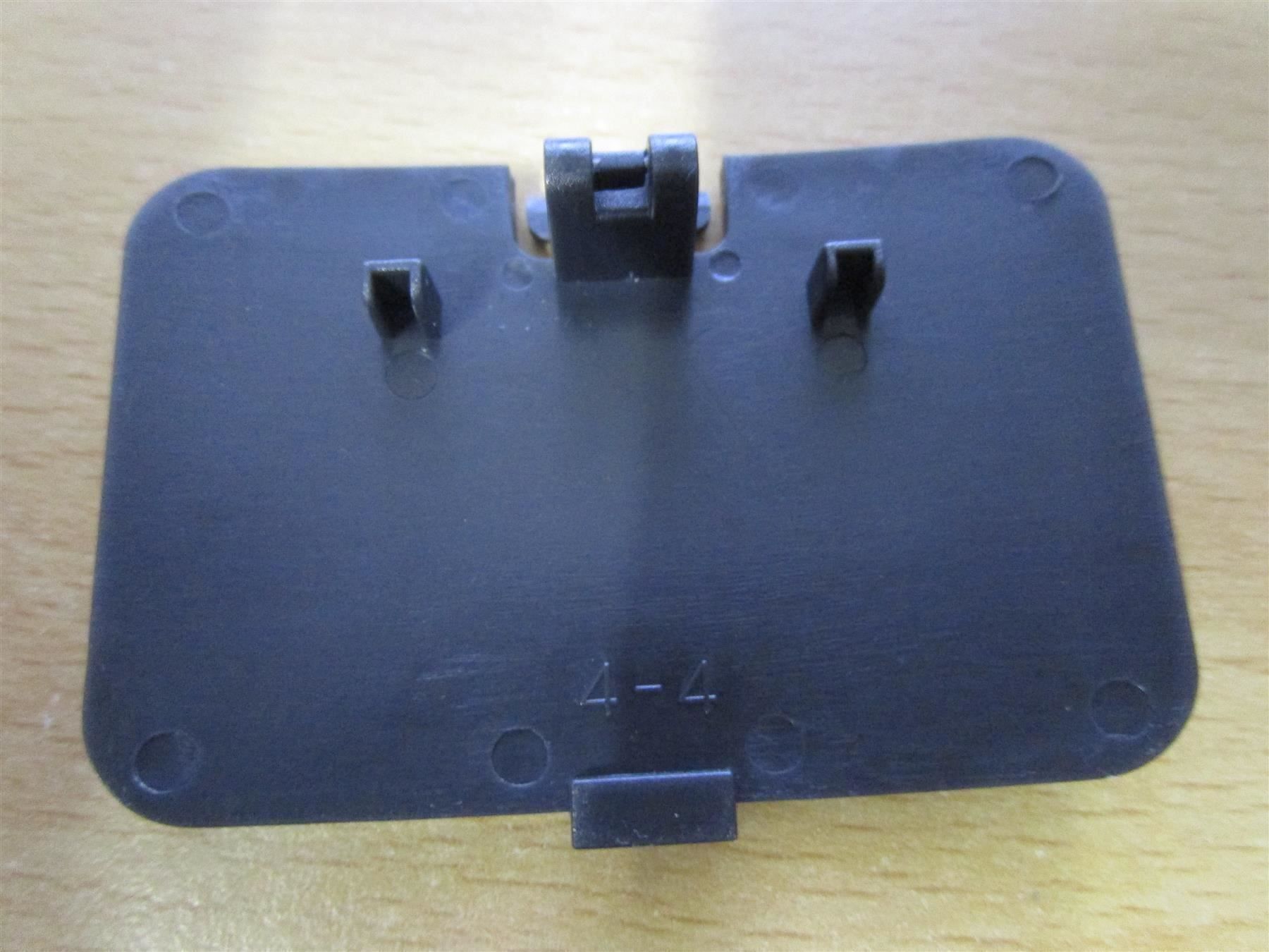Nintendo Console: Nintendo 64 Expansion Port Deckel black - Memory Expansion – Nuovo (secondo la descrizione) da Goldau venduto da agestuffer 2