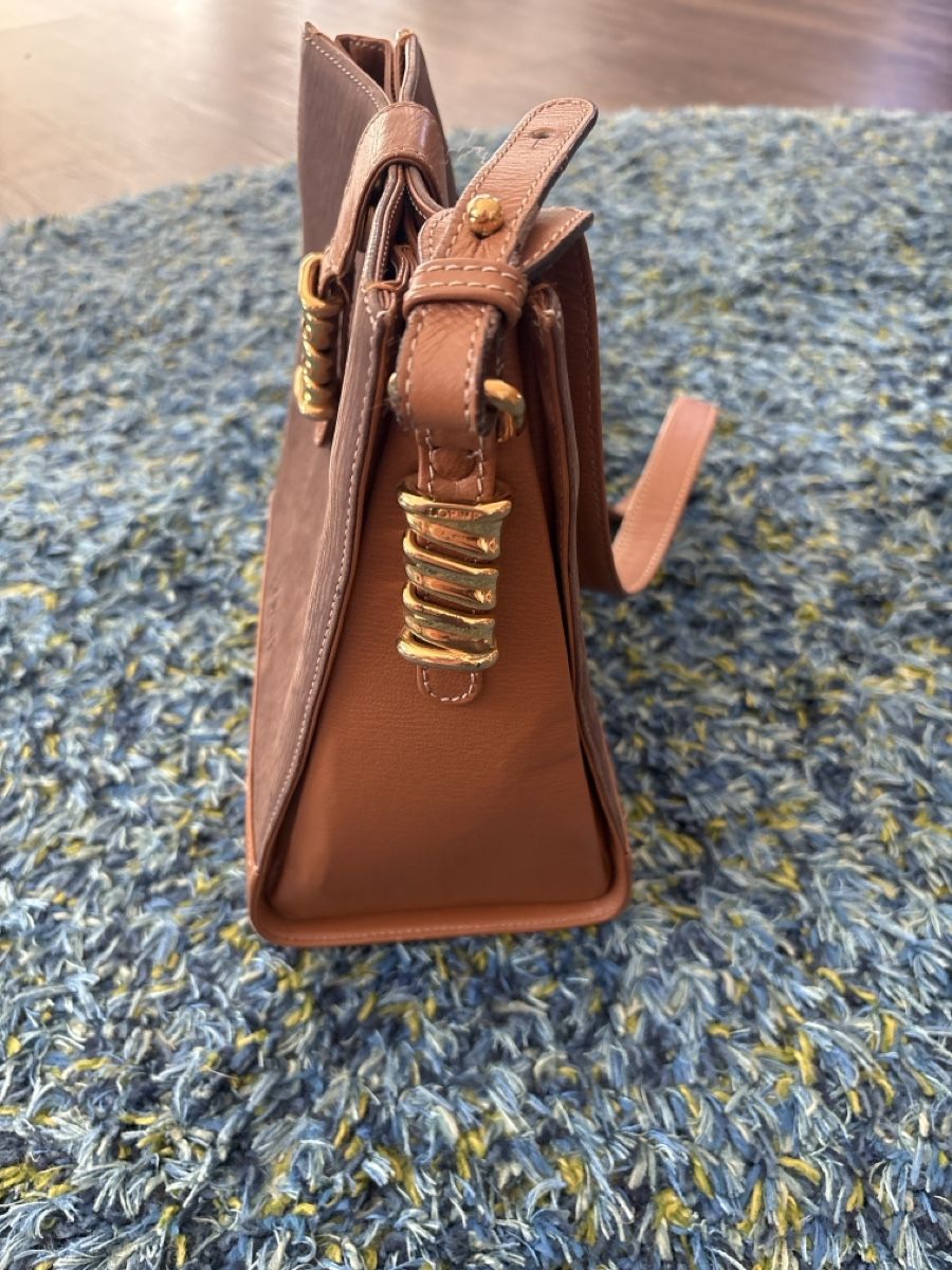Loewe Taschen für Damen: Loewe Handtasche – Gebraucht aus Altikon von Katanapeto 3