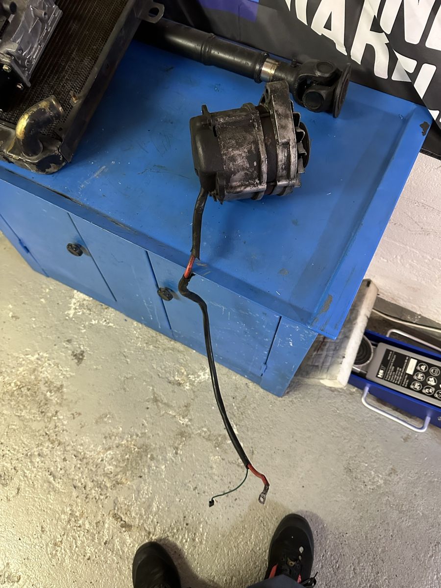 Alfa Romeo Tutti pezzi di ricambio auto: Alfa 75 Twin Spark Alternator – Usato da Kriens venduto da alfaracer 2