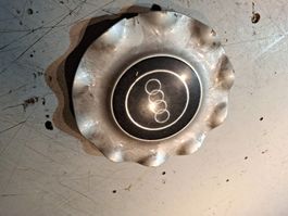 Audi Radnabendeckel 4A0 601 165 B gebraucht ein Stück