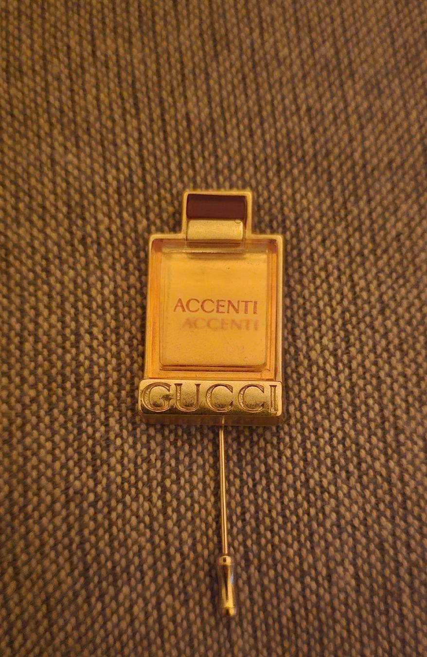 Spille & Fermagli: Gucci Brosche – Usato da Allschwil venduto da xoxSomeTimesxox