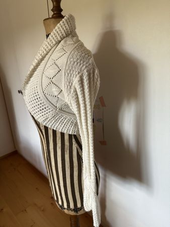 Weisses Strick-Jäckli, Bolero, Grösse S, Top Zustand!