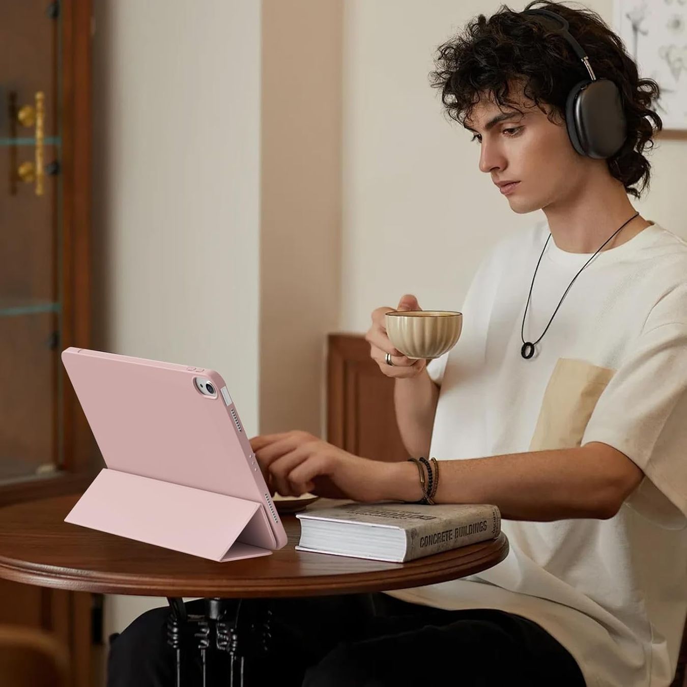 Covers & Borse: iPad 11 A16 Hülle 10. Gen Rosa mit Standfunktion – Nuovo e nell'imballaggio originale da Suhr venduto da SchnapperCH 7