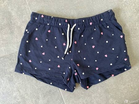 Süsse kurze Mädchenhose (Gr. 122)