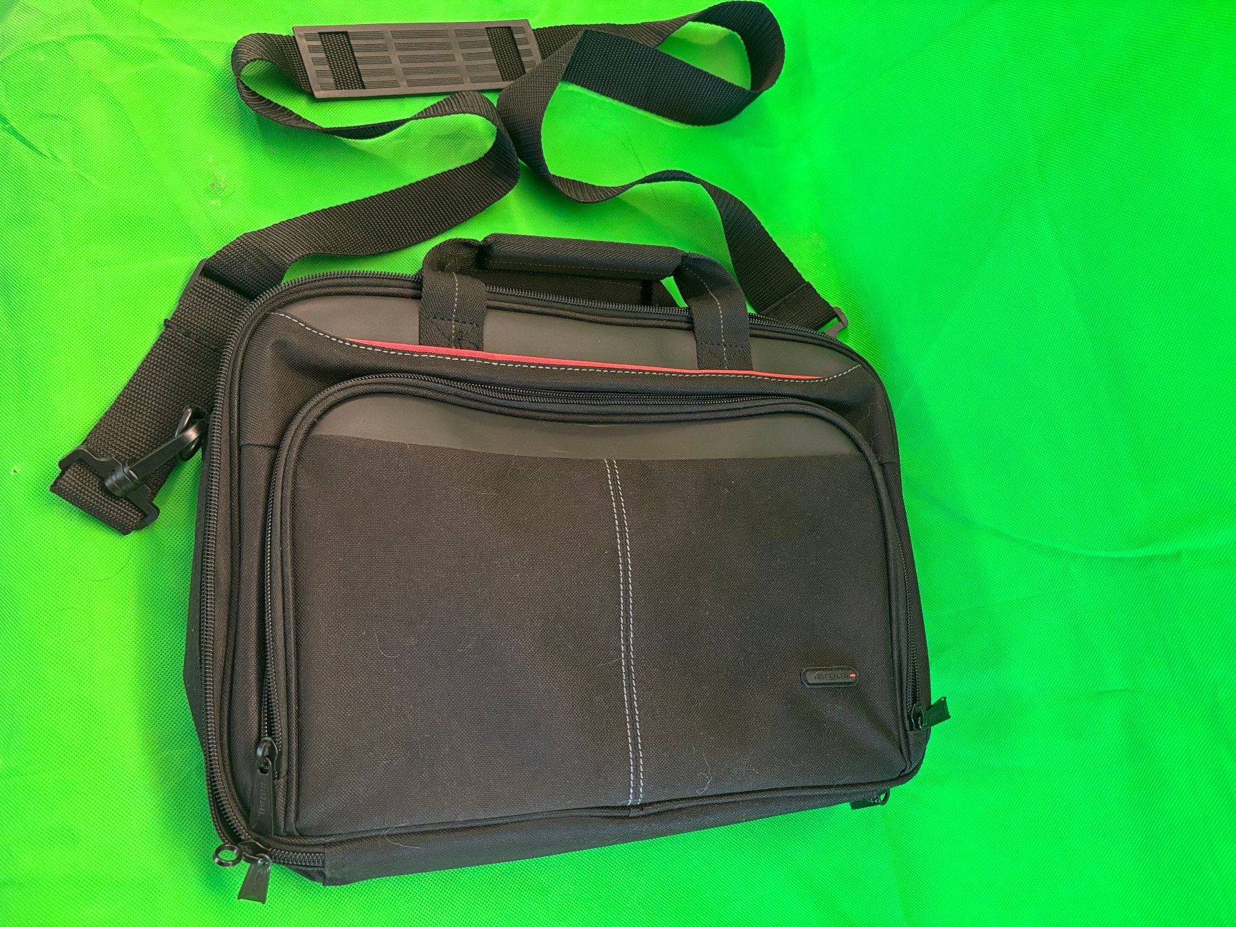 Targus Taschen: Notebooktasche klein Targus AC0127 – Neu (gemäss Beschreibung) aus Kilchberg ZH von bionicdog