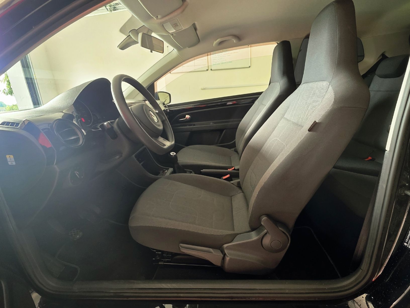 VW Automobili: VW UP 1.0  – Usato da Häggenschwil venduto da Iwingman 5