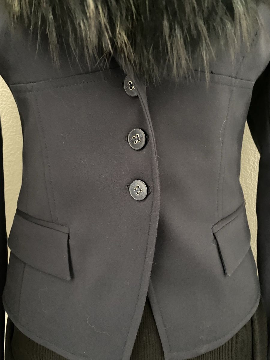 Vestes: Blazer mit Pelz Kragen in Gr. 36 – D'occasion à Olten par ale_nb2x 1