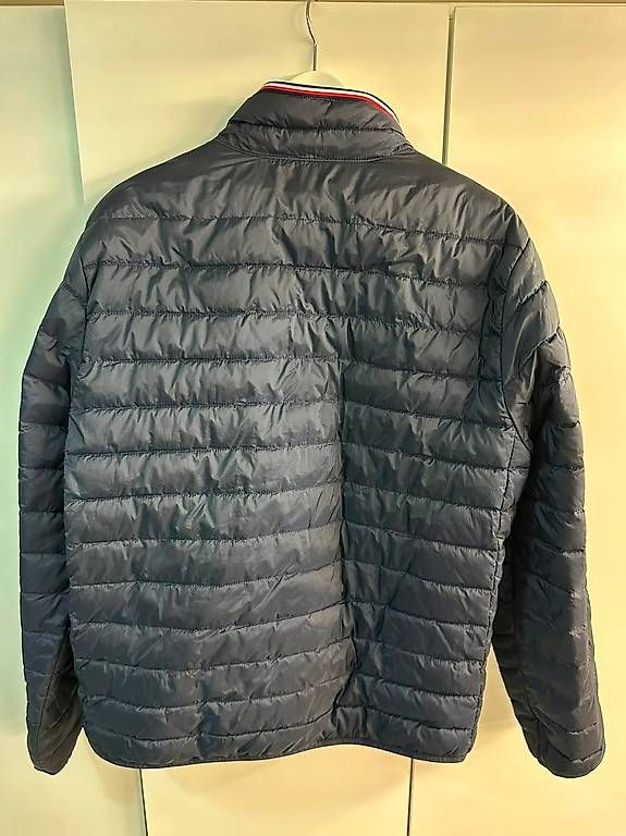 Tommy Hilfiger Jacken: Tommy Hilfiger Jacke - Grösse L – Gebraucht aus Goldach von Fox_Man 1