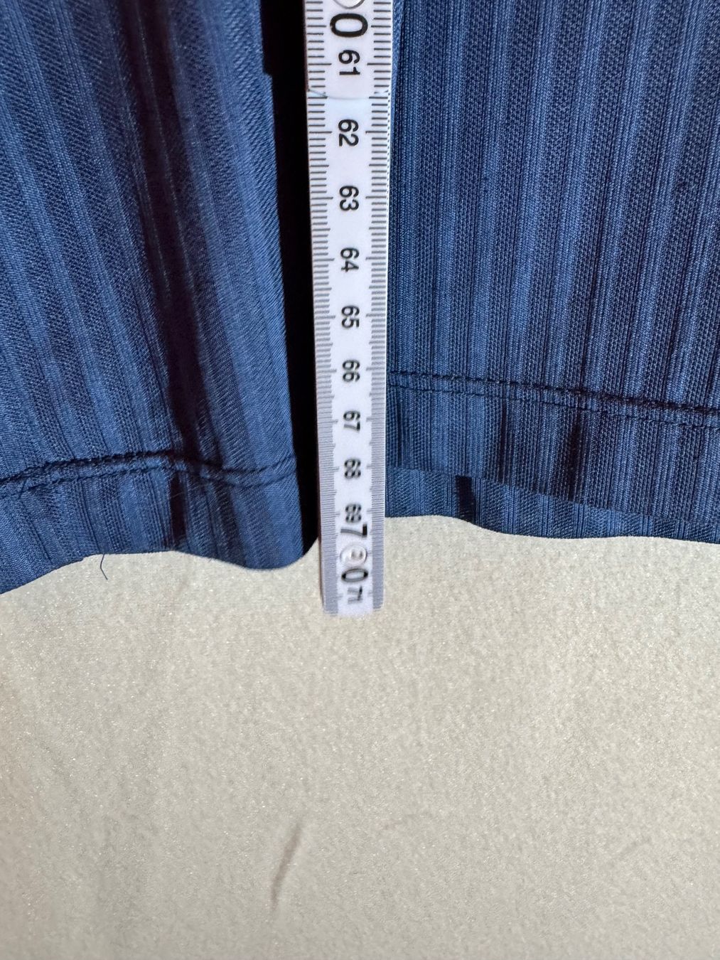 Top: dunkelblaues Top von Gr. M/L – Usato da Grosswangen venduto da SALE_SALE_SALE 1