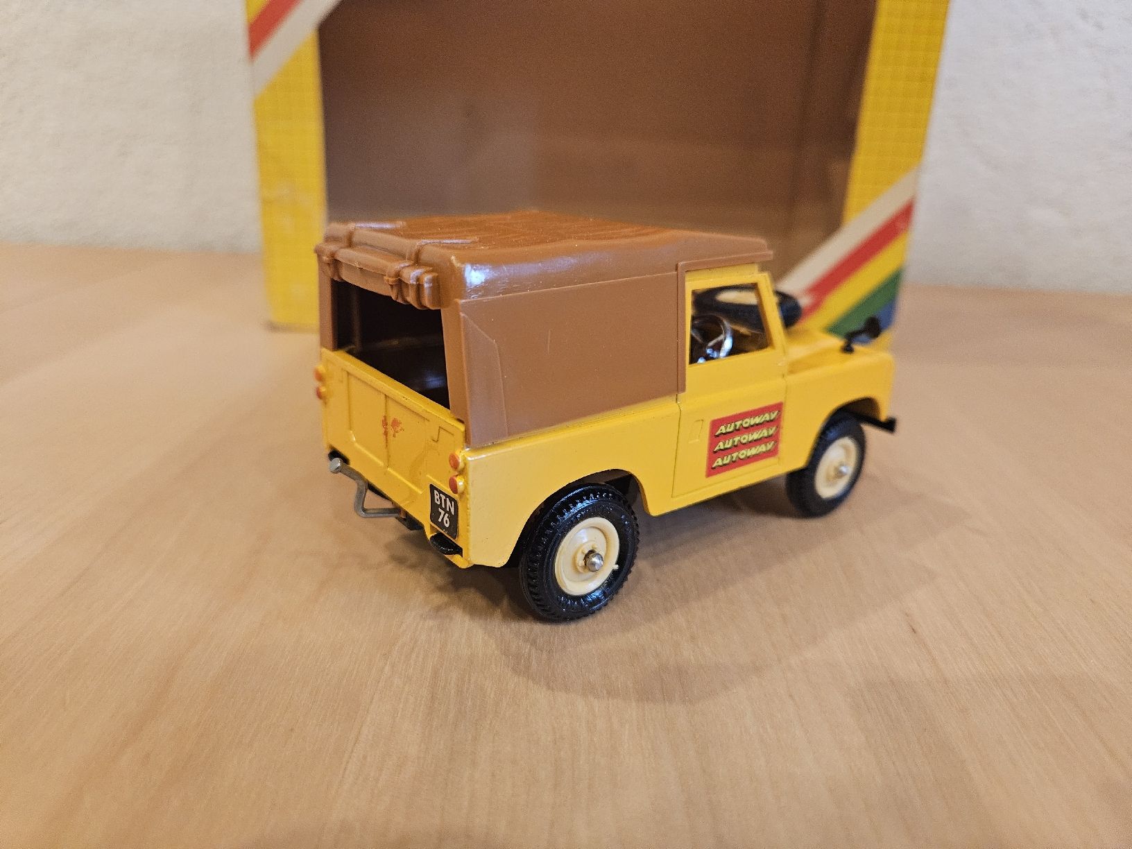 Britains Kit di modellismo & Modellini statici: Land Rover Britains Autoway au 1:32 – Nuovo e nell'imballaggio originale da Berolle venduto da ford8830 1