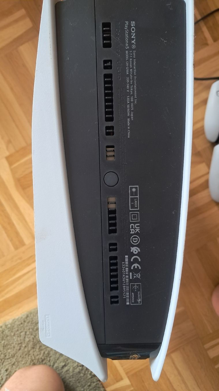 Sony Konsolen: Sony PlayStation 5 PS5 Disc Edition CFI-1216A + 2 Controller – Gebraucht aus Ebikon von dar_fd2m