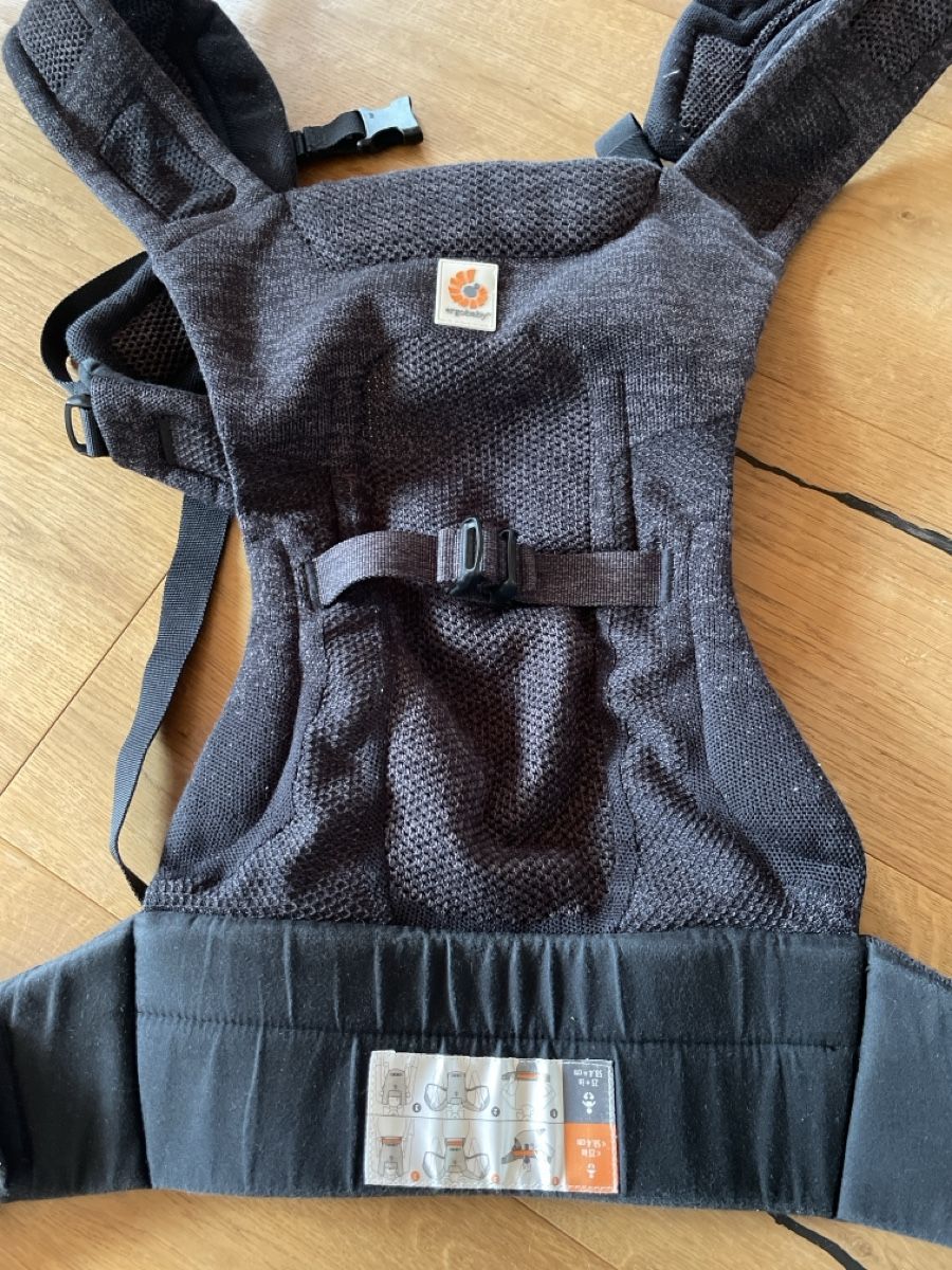 Ergo Baby Marsupi portabebè: Babytrage Aerloom schwarz – Usato da Teufen AR venduto da Kristallina