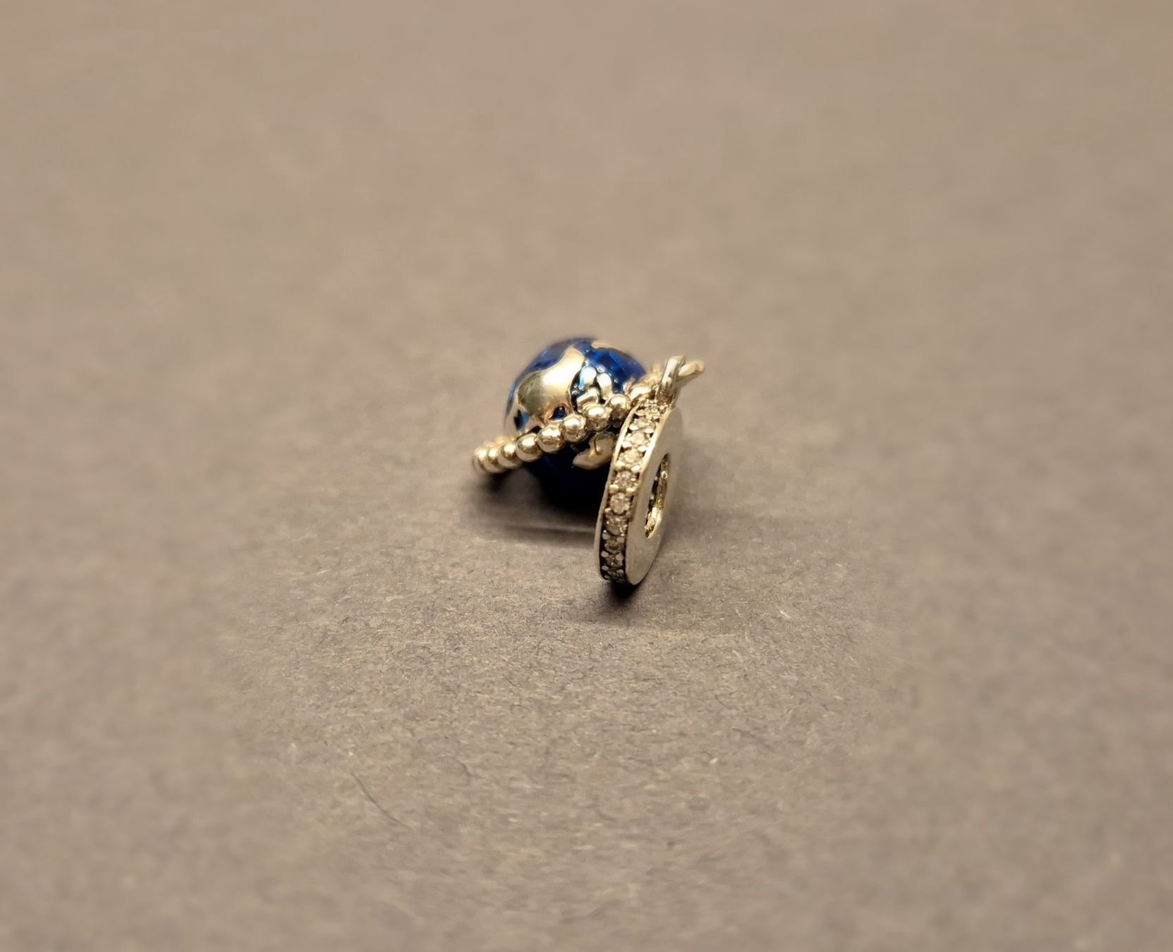 Ciondoli: Silber Charm Weltkugel +Garantie – Nuovo (secondo la descrizione) da Rotkreuz venduto da Carbone_Bijou-Shop 2