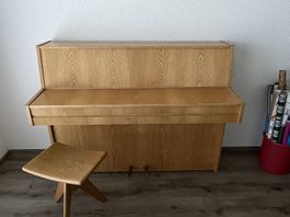 Klavier, Sabel, inklusive Hocker aus Holz!