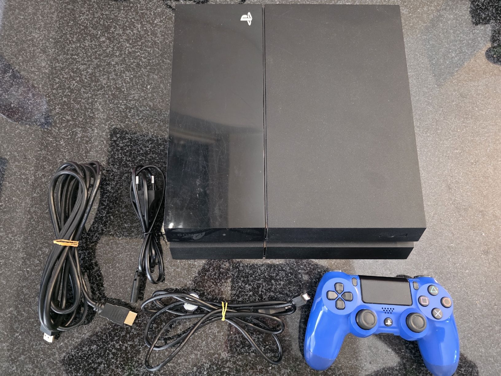 Sony Console: PS4 en boîte avec 6 jeux – Usato da Chavornay venduto da Crash37 4