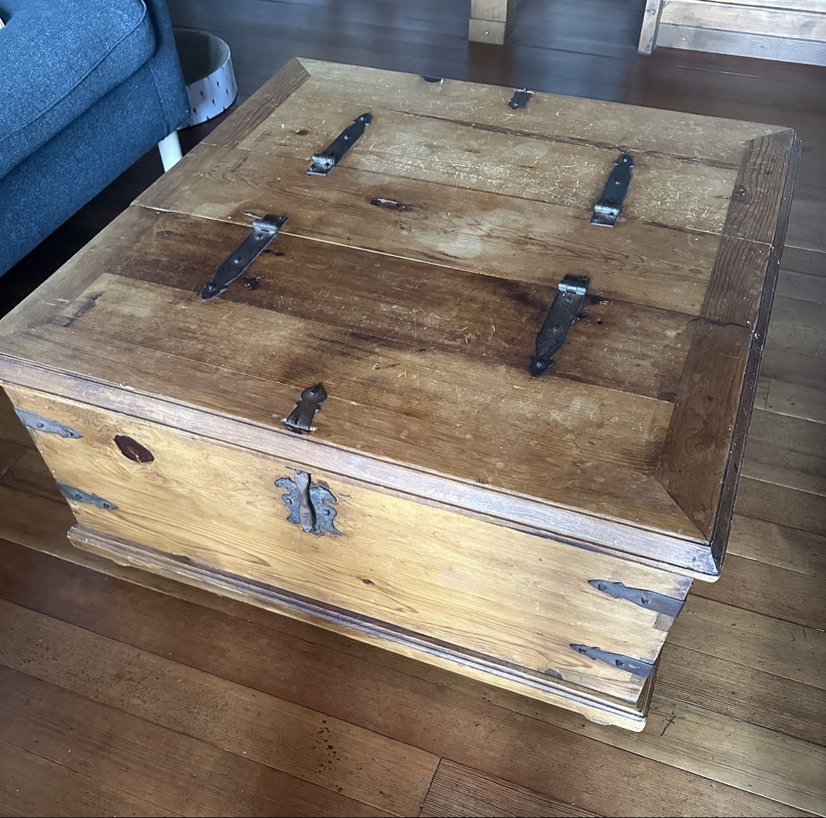 Truhen: Truhe aus Holz - stilvoller Hingucker – Gebraucht aus Windisch von tante_emma_sein