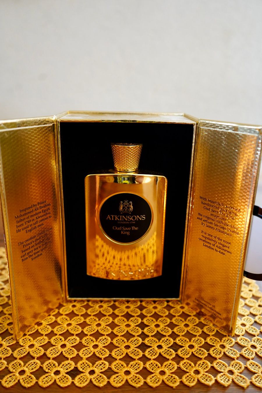 Atkinsons Profumi & Eau de Toilette: Atkinsons Oud Save The King Parfum – Usato da Einigen venduto da ScentSational 3