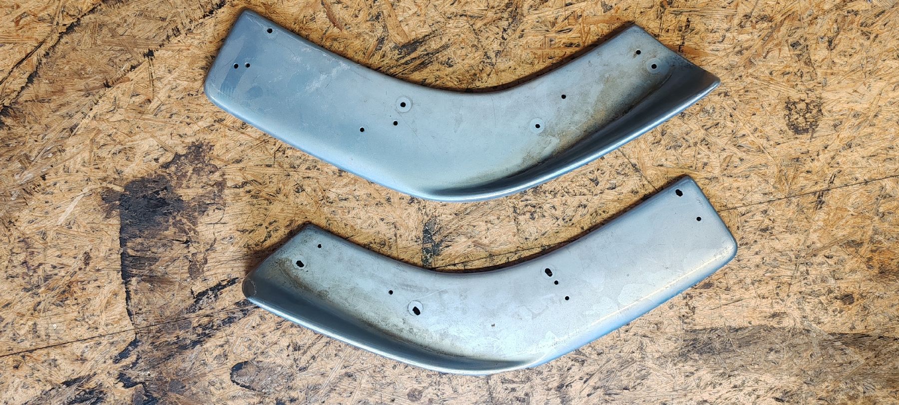 Alle Autoersatzteile: Moustaches Tuning pour pare-choc – Gebraucht aus Biel/Bienne von Mollarddesign 8