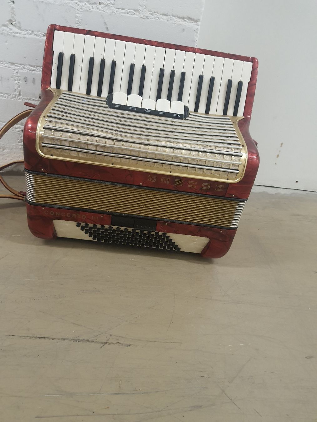 Hohner Strumenti musicali: accordéon hohner à piano concerto ||| – Usato da Pont-de-la-Morge venduto da Mirabelle0
