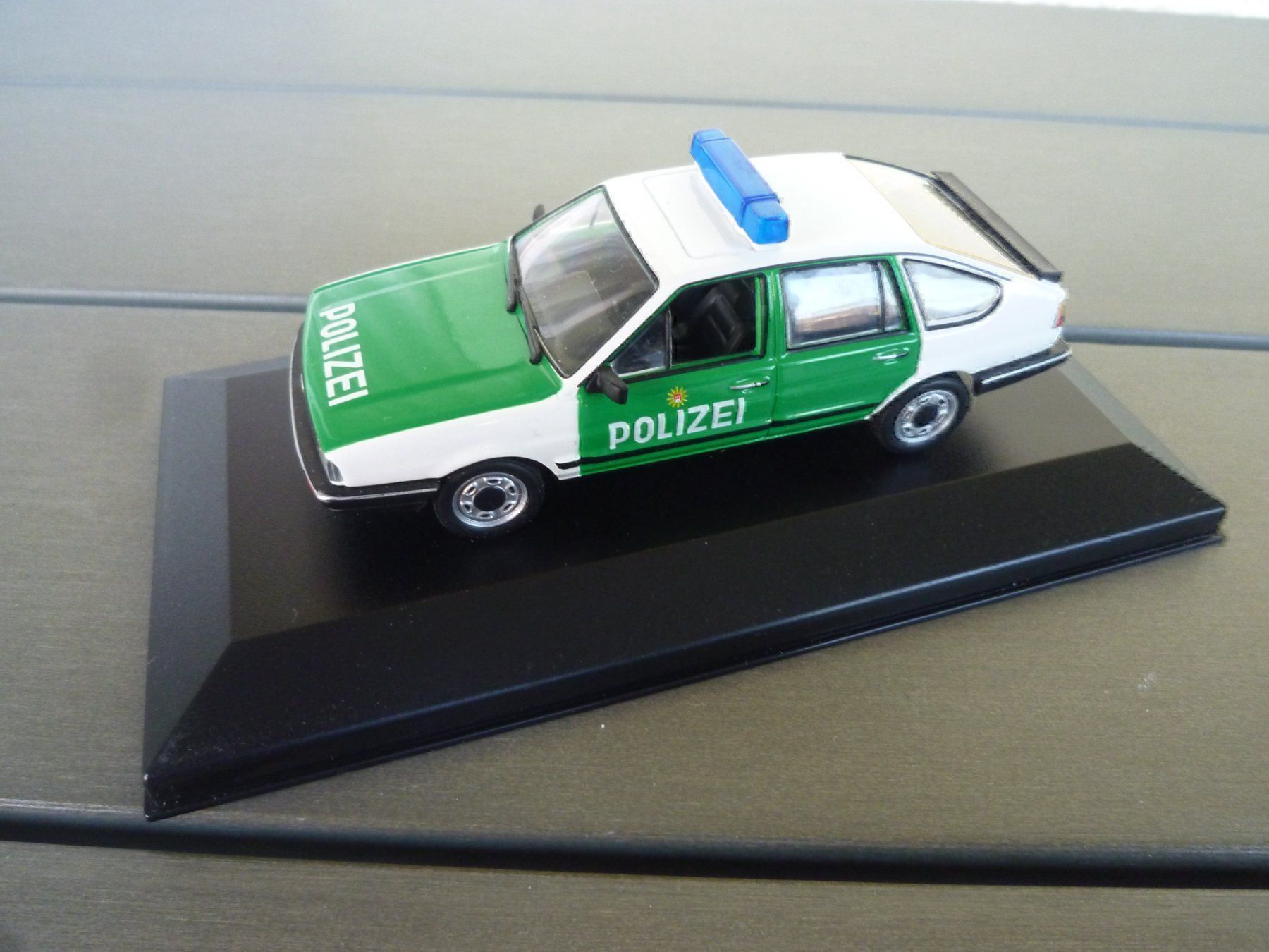 Modellini d'auto: VW Passat B2 (1985) Polizei – Nuovo (secondo la descrizione) da Flawil venduto da Imperiosud 4