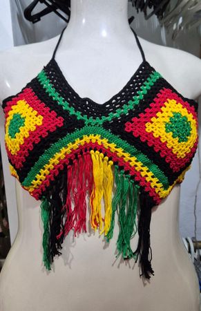 Gehäkeltes Top in Reggae-Farben, Grösse M/L