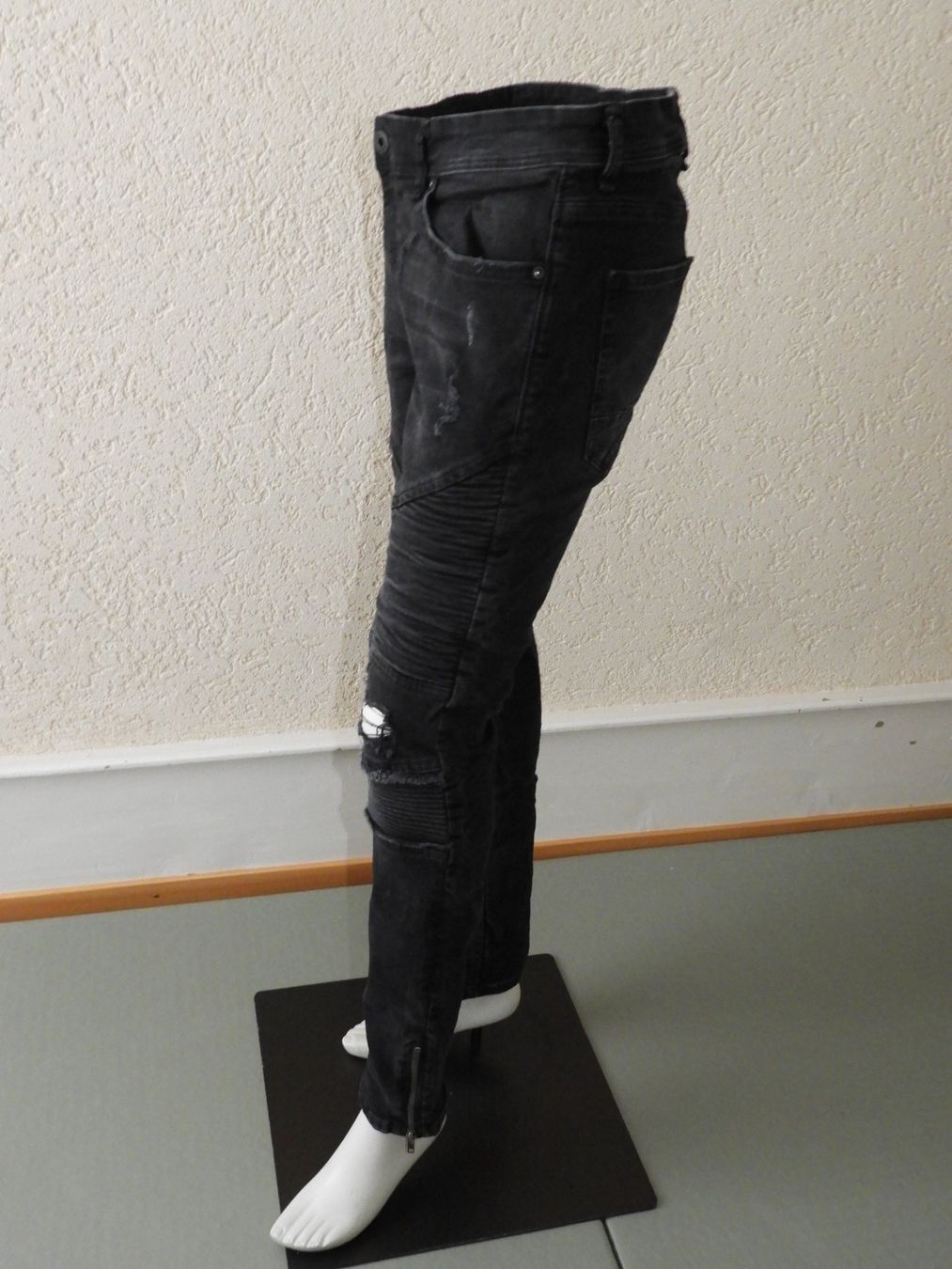 C&A Jeans: Jean noir -  taille 32/32 – Gebraucht aus Dombresson von sev_bsb8 2