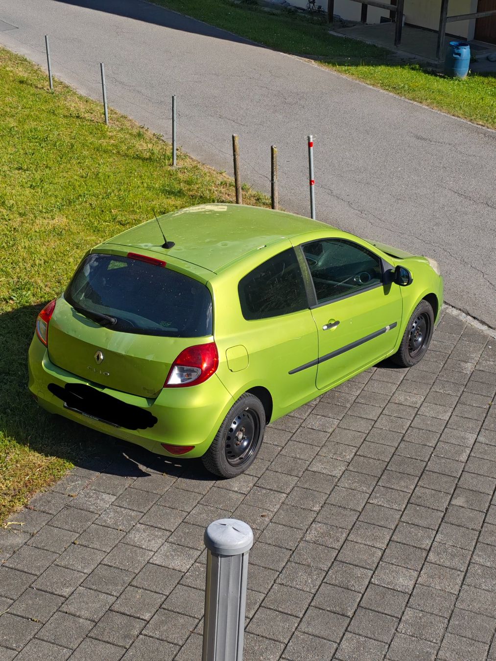 Renault Automobili: Renault Clio – Difettoso da Spiringen venduto da Rege0 4