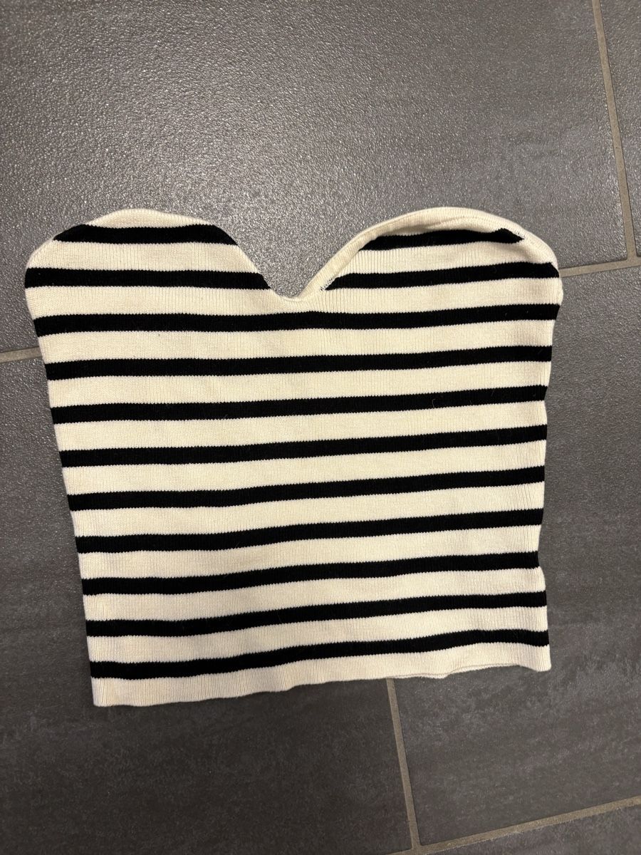 H&M Tops: H&M Tube Top in Rippstrick S – D'occasion à Rümlang par svent 1