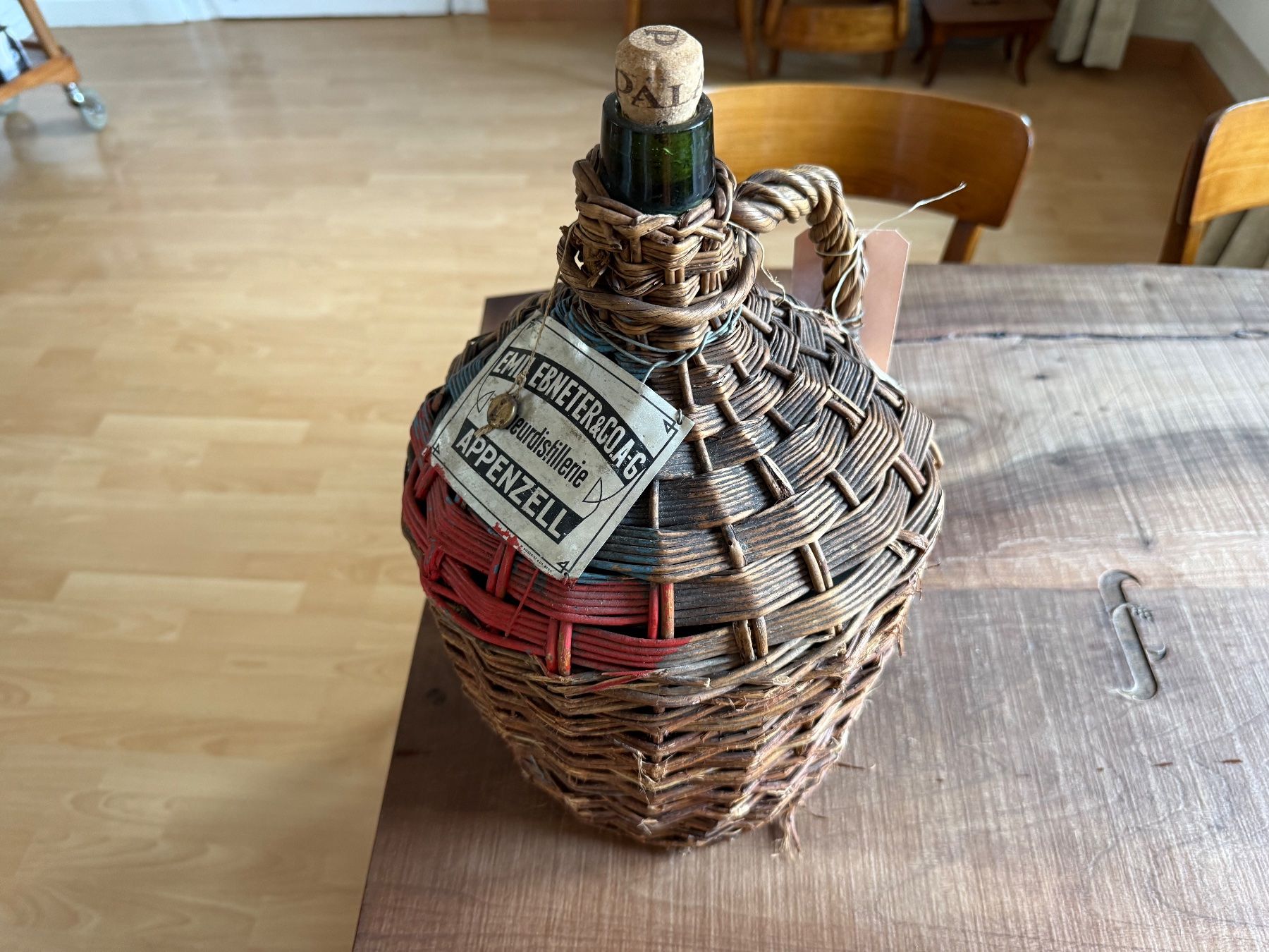 Bouteilles: Emile Ebneter & Co. AG Appenzell Korbflasche ca. 42x27 – D'occasion à Wöschnau par Vinsale