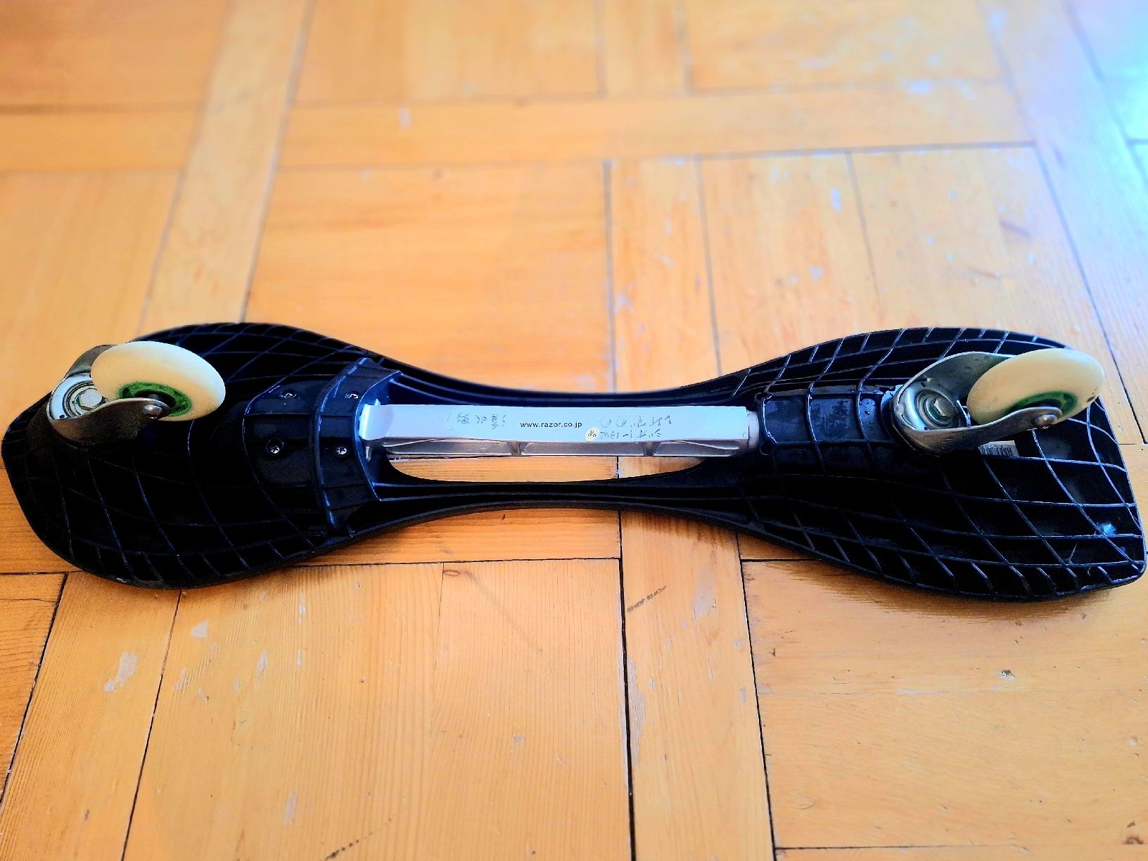 Skateboards: Waveboard JBOARDEX schwarz neuwertiger Zustand – Gebraucht aus Zürich von y.seiler 1