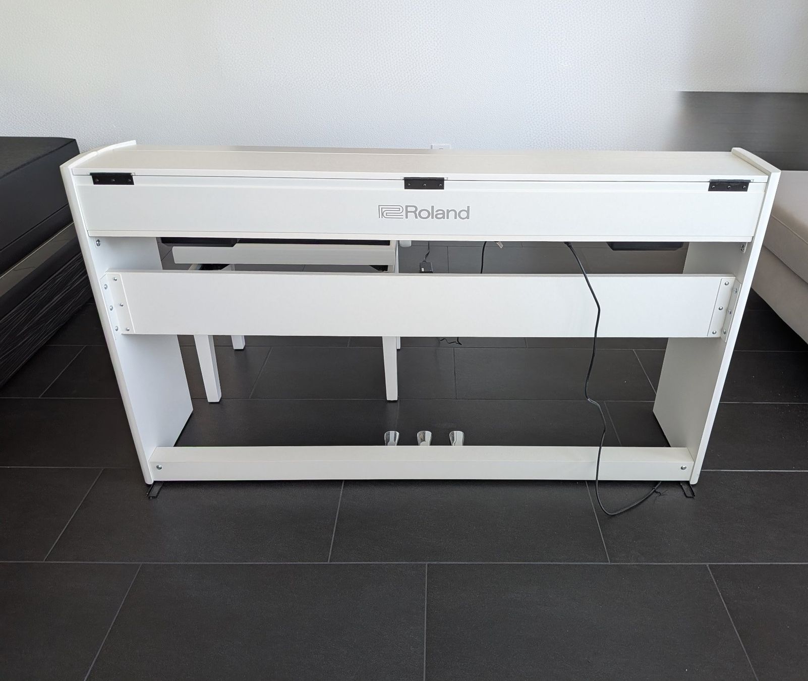 Roland Strumenti musicali: Roland F701-WH Digitalpiano Bundle inkl. Sitzhocker – Usato da Schmerikon venduto da joo_hqk7 4